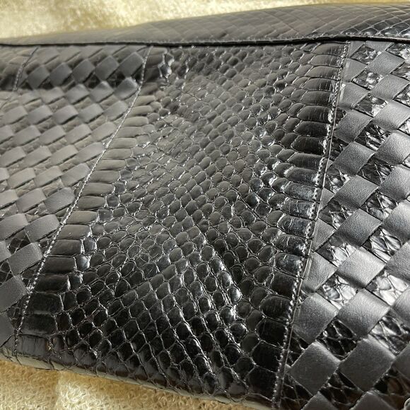 Vintage Snake Skin Black Clutch Strapped Bag Folded String Black intrecciato - Picture 4 of 6
